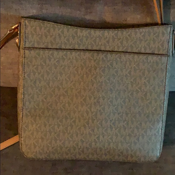 Michael Kors Signature Handbag And Wristlet - Picture 7 of 7